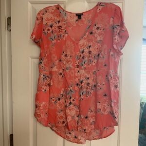 Torrid Babydoll High/Low style top Light Coral Pink with Floral print size 2